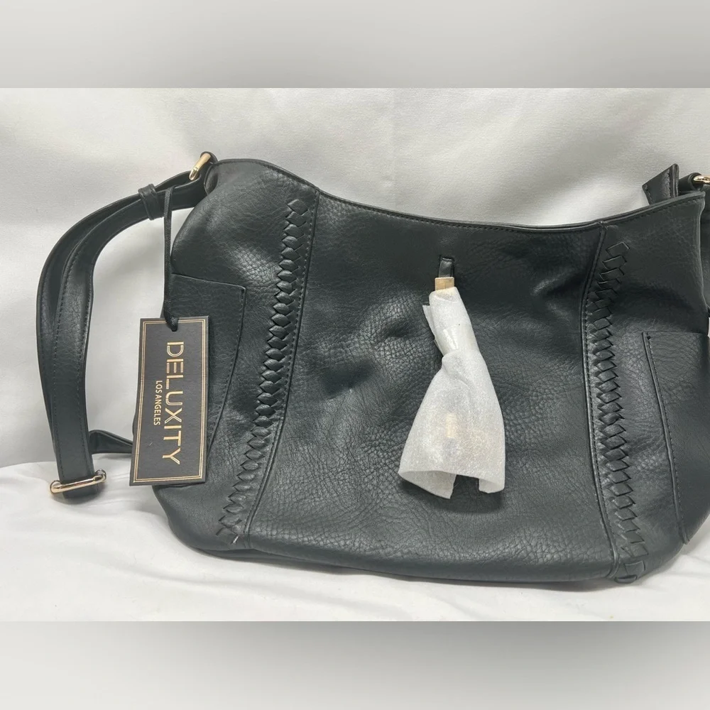 *DELUXITY LOS ANGELES* VEGAN LEATHER SOFT BLACK PURSE NWT (BP1)